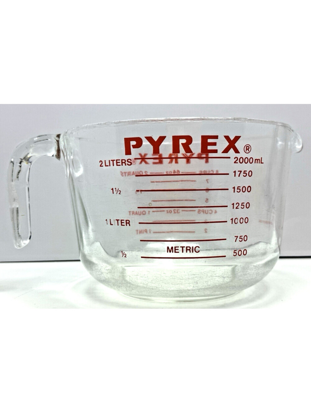Vtg Pyrex 8 Cup 2 Quart 2 Liter 564 Glass Measuring Cup USA Chip on Handle